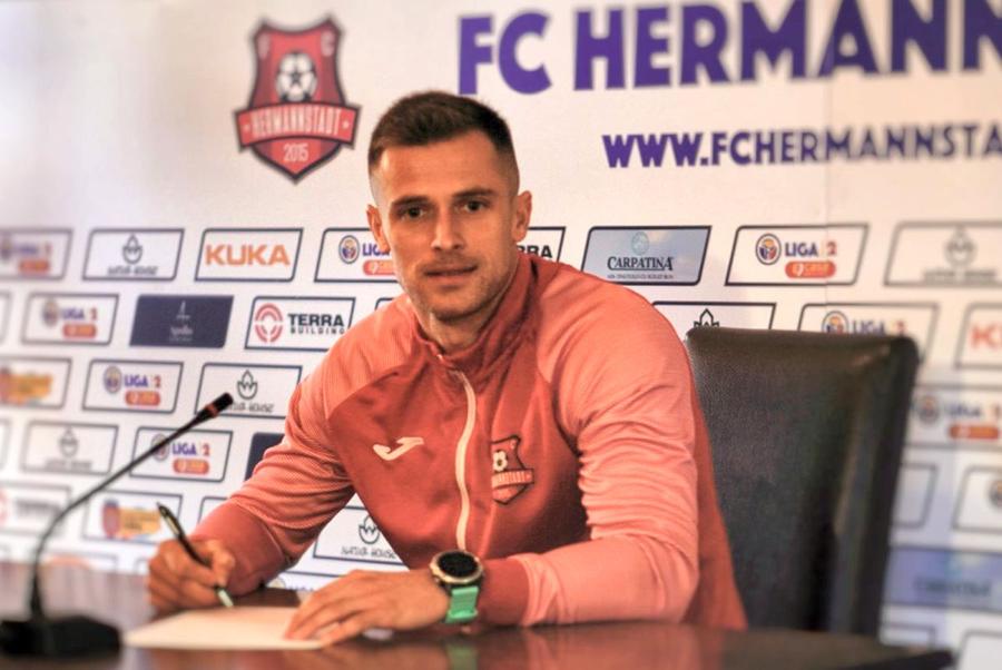 Sergiu Coc Filmul scandalului de la Hermannstadt - U Cluj: „S-au umflat mușchii pe el. Să-și lucreze și creierul la sală!” » Ce a declanșat încăierarea generală