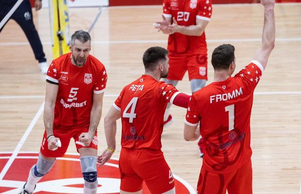 Dinamo, la un meci de titlul de campioană » SCM Craiova, aproape de medalia de bronz la volei masculin