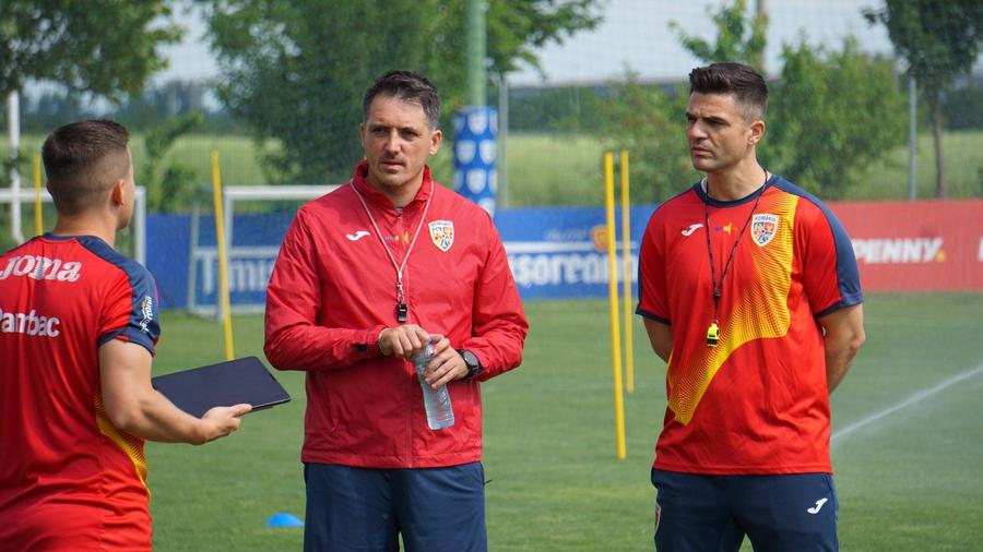 Răzvan Rotaru (centru) / foto: facebook.com/rotaruionutrazvan Nu Stoichiță » Cine îi ia locul lui Pancu la Euro U21: Burleanu are ultimul cuvânt