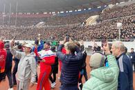 Un român din Brașov a participat la maratonul din Coreea de Nord » Peste 50.000 de oameni l-au așteptat disciplinați pe stadionul din Phenian