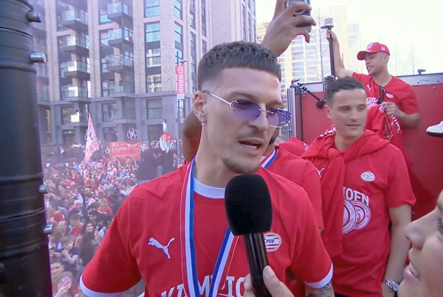 Dennis Man continuă la PSV și în sezonul viitor // FOTO: captură ESPN Ce l-a impresionat pe Dennis Man în primul sezon la PSV Eindhoven: „A fost o experiență uimitoare”