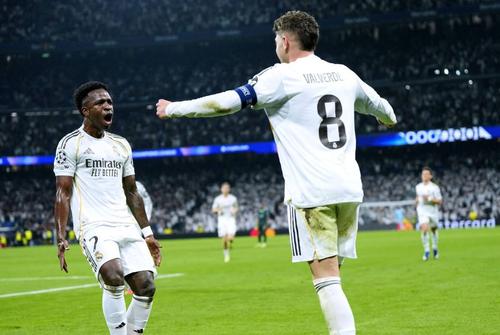 Ernesto Valverde și Vinicius Junior, doi dintre fotbaliștii momentului la Real Madrid. Foto: Imago