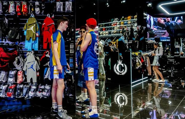 Cum să prinzi cele mai bune vouchere si oferte la echipament sportiv și haine de brand
