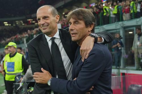 Massimiliano Allegri și Antonio Conte înaintea duelului Napoli - Milan (1-0) / Foto: Imago