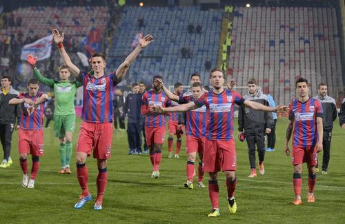 Pîrvulescu (dreapta) a fost marcat de antrenamentele pe care le făcea la FCSB