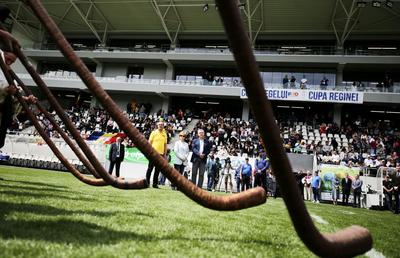 Oina înaintea Ligii 1 pe Arcul de Triumf! » Record de asistență la sportul național al României