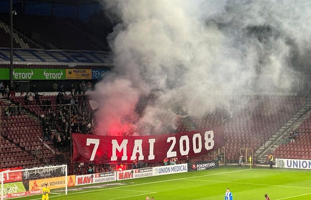 Fiecare cu propriul 7 mai » Scenografia afișată de suporterii lui CFR Cluj la derby-ul cu Craiova