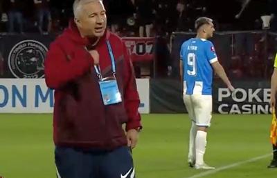 VAR a anulat un ROȘU pentru Ivan » Petrescu a izbucnit: nervi și înjurături în toate direcțiile! Nu va sta pe bancă cu FCSB