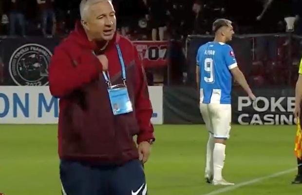 VAR a anulat un ROȘU pentru Ivan » Petrescu a izbucnit: nervi și înjurături în toate direcțiile! Nu va sta pe bancă cu FCSB