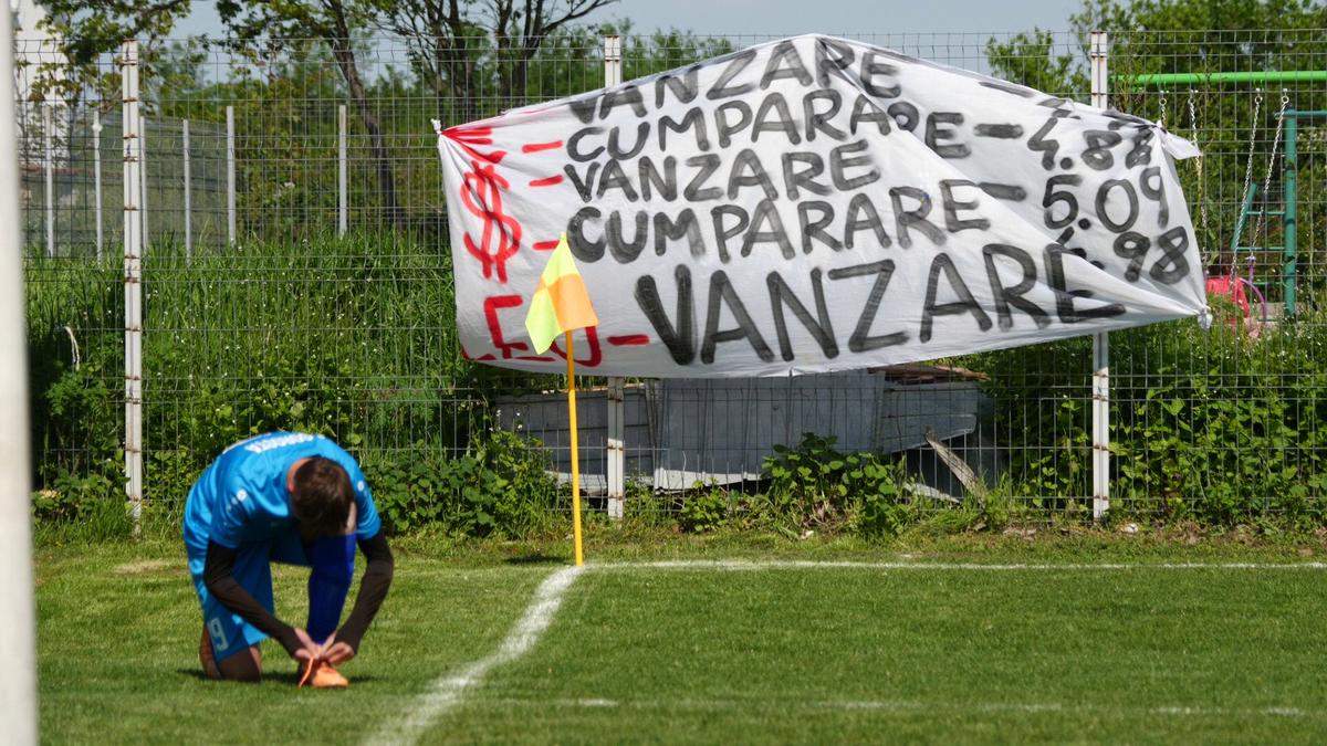 Scandal monstruos, semne obscene și bătaie ca în filmele western! A fost HAOS la Șirna Varnița-Gorgota » Observatorul meciului: „Am luat trei pumni! Nici nu știu de unde au venit”
