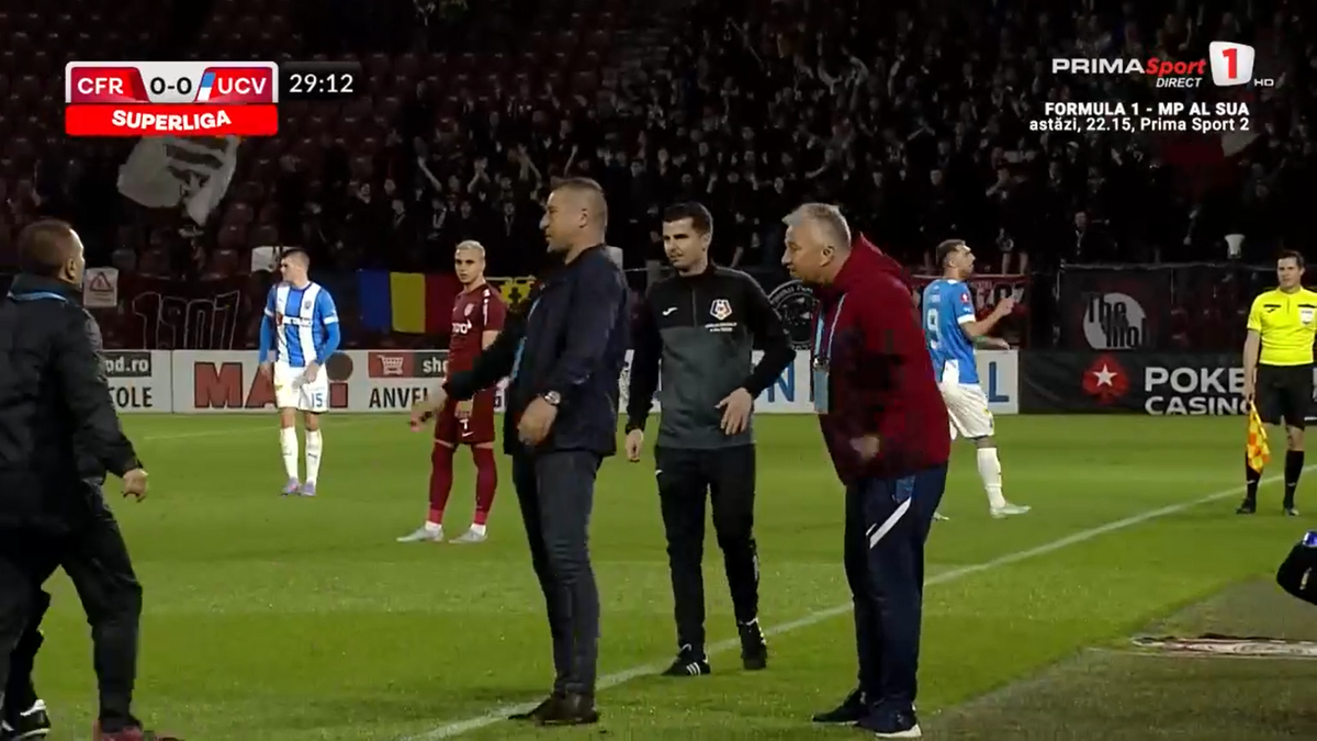 VAR a anulat un ROȘU pentru Ivan » Petrescu a izbucnit: nervi și înjurături în toate direcțiile! Nu va sta pe bancă cu FCSB