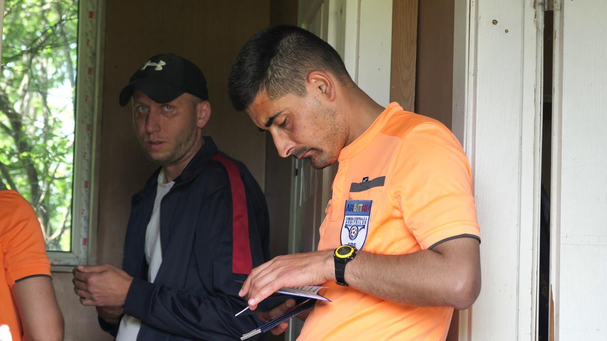 Scandal monstruos, semne obscene și bătaie ca în filmele western! A fost HAOS la Șirna Varnița-Gorgota » Observatorul meciului: „Am luat trei pumni! Nici nu știu de unde au venit”