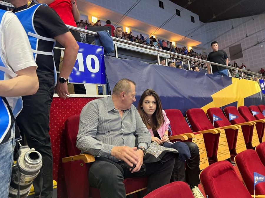Helmuth Duckadam, alături de fiica sa Patru detalii care nu s-au văzut la TV în CSM București - Esbjerg » Cine a fost atracția zilei