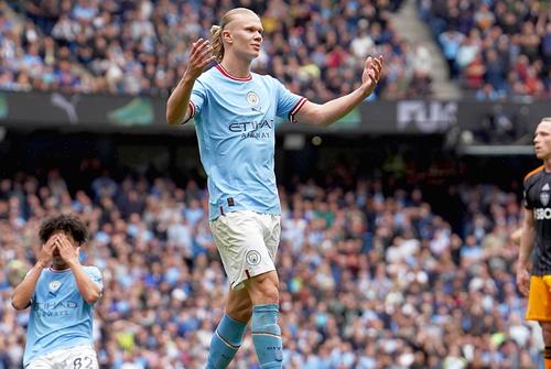 Erling Haaland a ratat din toate pozițiile cu Leeds. Foto: Imago Images