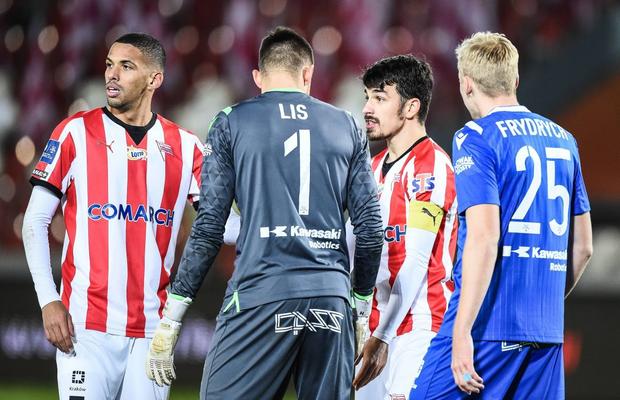Hagi nu s-a mulțumit doar cu victoria » Farul a bătut palma cu jucătorul dorit și de Rapid!