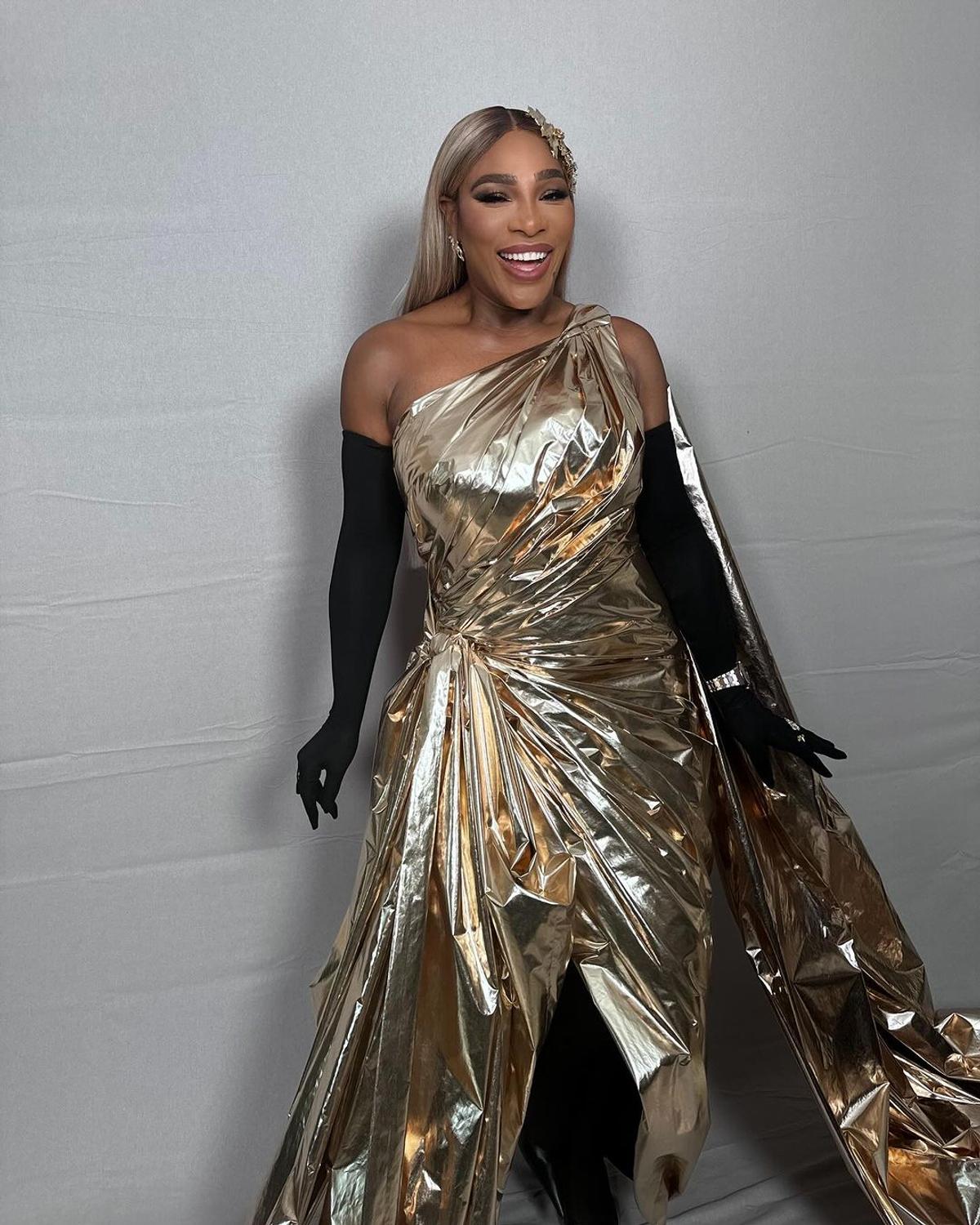 Rochia Serenei Williams a aruncat în aer Met Gala! Sharapova a scos telefonul: „Unde e?”