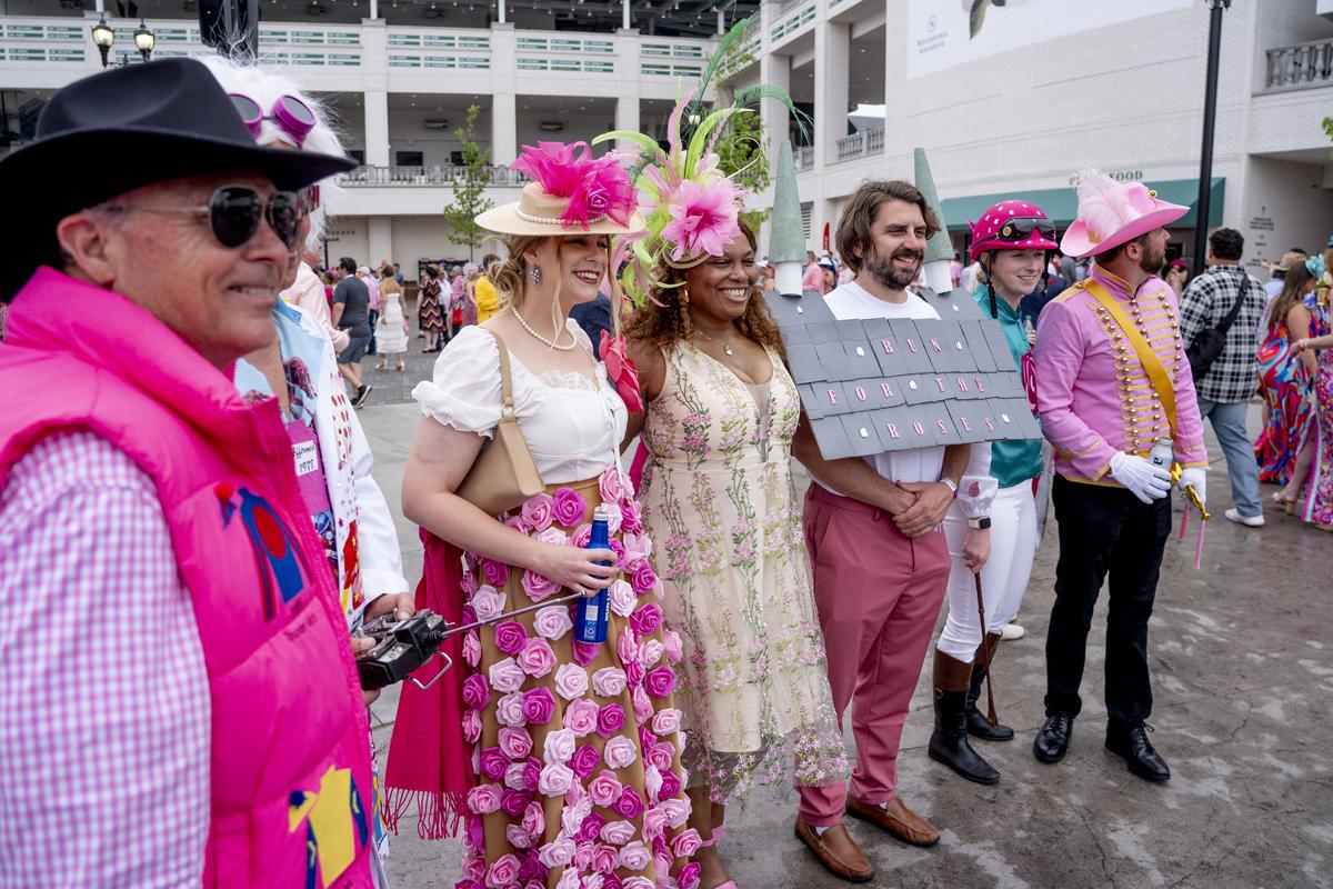 Evenimentul de sport care a zguduit America în week-end » 130.000 de cocktailuri vândute în pahare aurii, într-o singură zi! Cât costă specialitatea