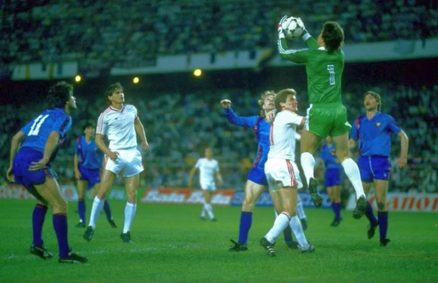38 de ani de la cea mai mare performanță din fotbalul românesc: câștigarea Cupei Campionilor Europeni » Ce mesaje au postat FCSB și CSA Steaua