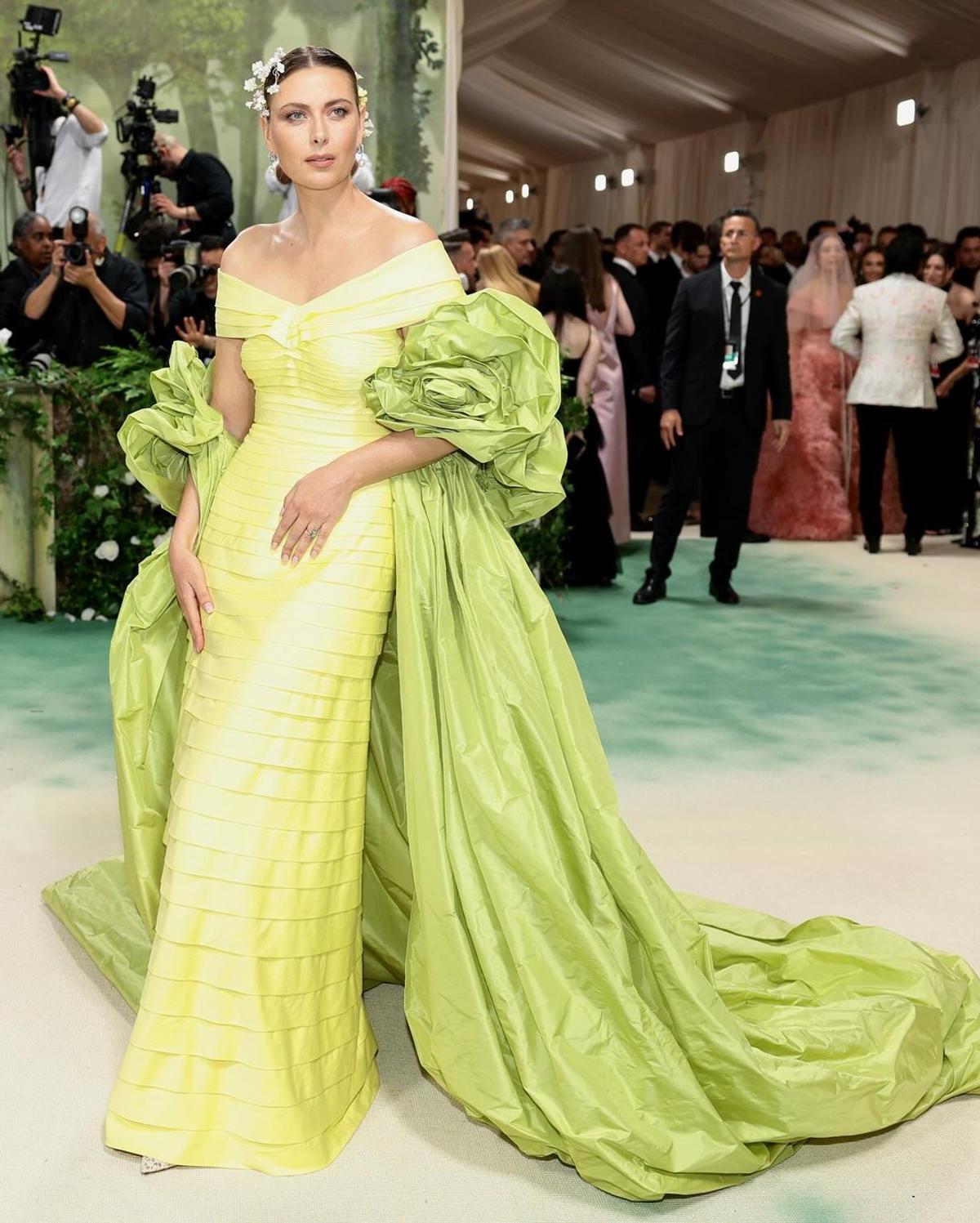 Rochia Serenei Williams a aruncat în aer Met Gala! Sharapova a scos telefonul: „Unde e?”