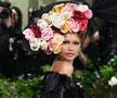 Rochia Serenei Williams a aruncat în aer Met Gala! Sharapova a scos telefonul: „Unde e?”