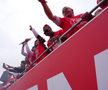 I-au plimbat cu TIR-ul! A fost frenezie în Eindhoven, după ce PSV a cucerit titlul