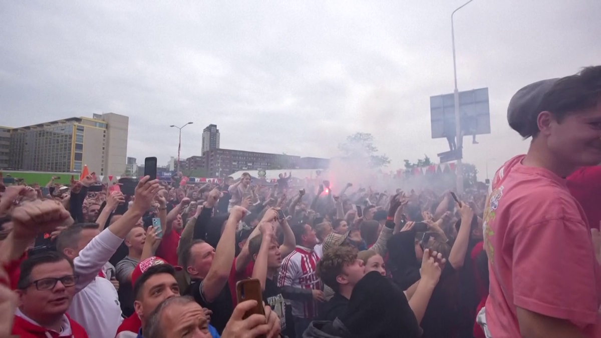 I-au plimbat cu TIR-ul! A fost frenezie în Eindhoven, după ce PSV a cucerit titlul