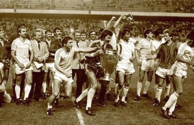 38 de ani de la cea mai mare performanță din fotbalul românesc: câștigarea Cupei Campionilor Europeni » Ce mesaje au postat FCSB și CSA Steaua