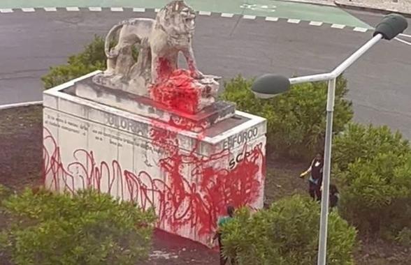 Ultrașii au vandalizat statuia rivalei chiar înainte de derby-ul care va decide titlul