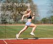 Atleta le răspunde celor care au hărțuit-o că a alergat în „bikini” la Maratonul Londrei: „Trebuia să port trening?”