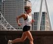 Atleta le răspunde celor care au hărțuit-o că a alergat în „bikini” la Maratonul Londrei: „Trebuia să port trening?”