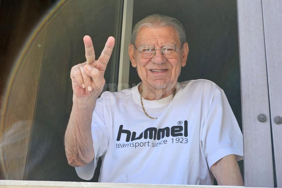 Emerich Ienei, vizitat de Gazeta Sporturilor în 2024, înainte de Campionatul European Marele Emeric Ienei a murit » Legendă a Stelei, gentleman al fotbalului