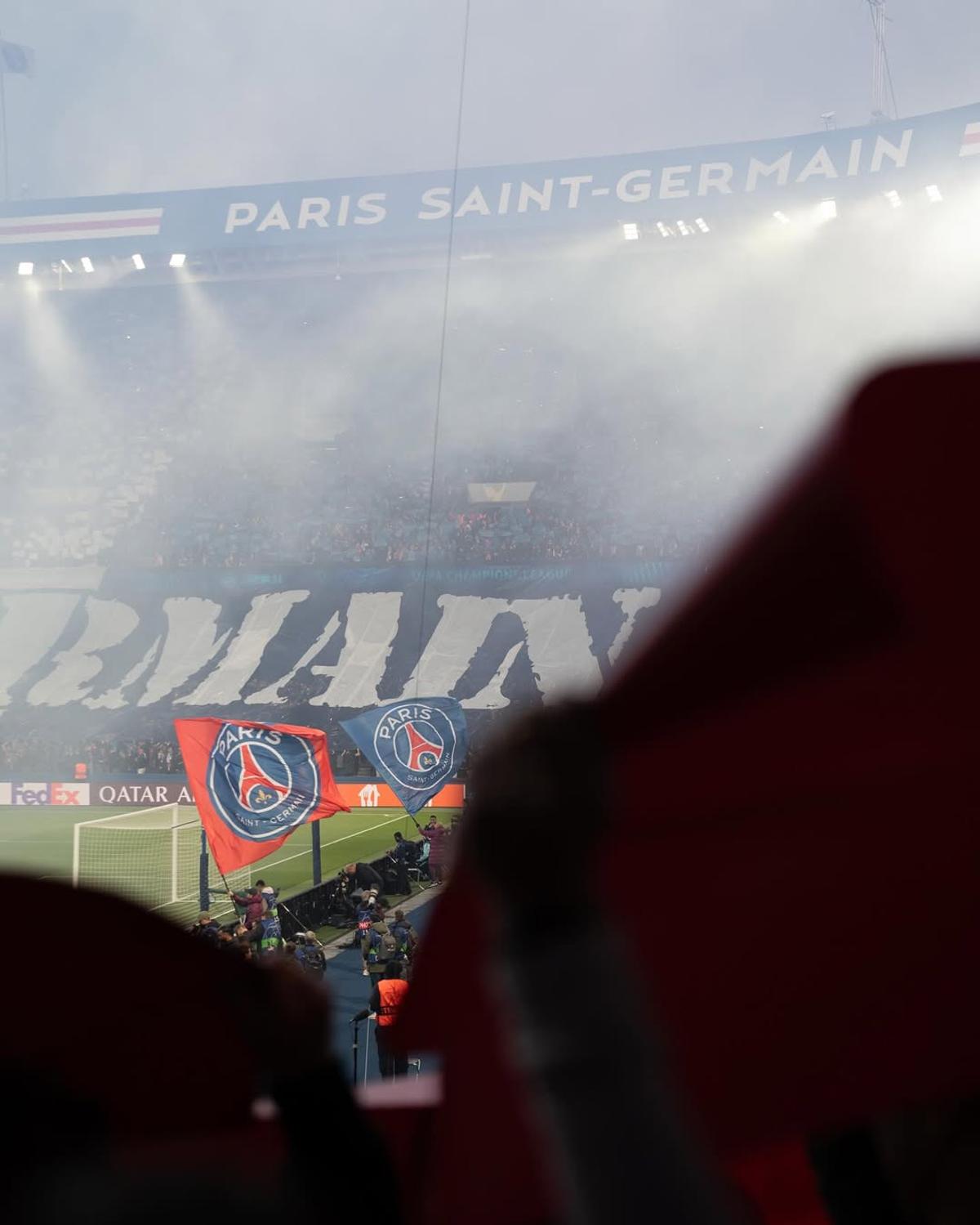 Scenografie spectaculoasă la PSG - Arsenal, pe 3 sferturi de stadion