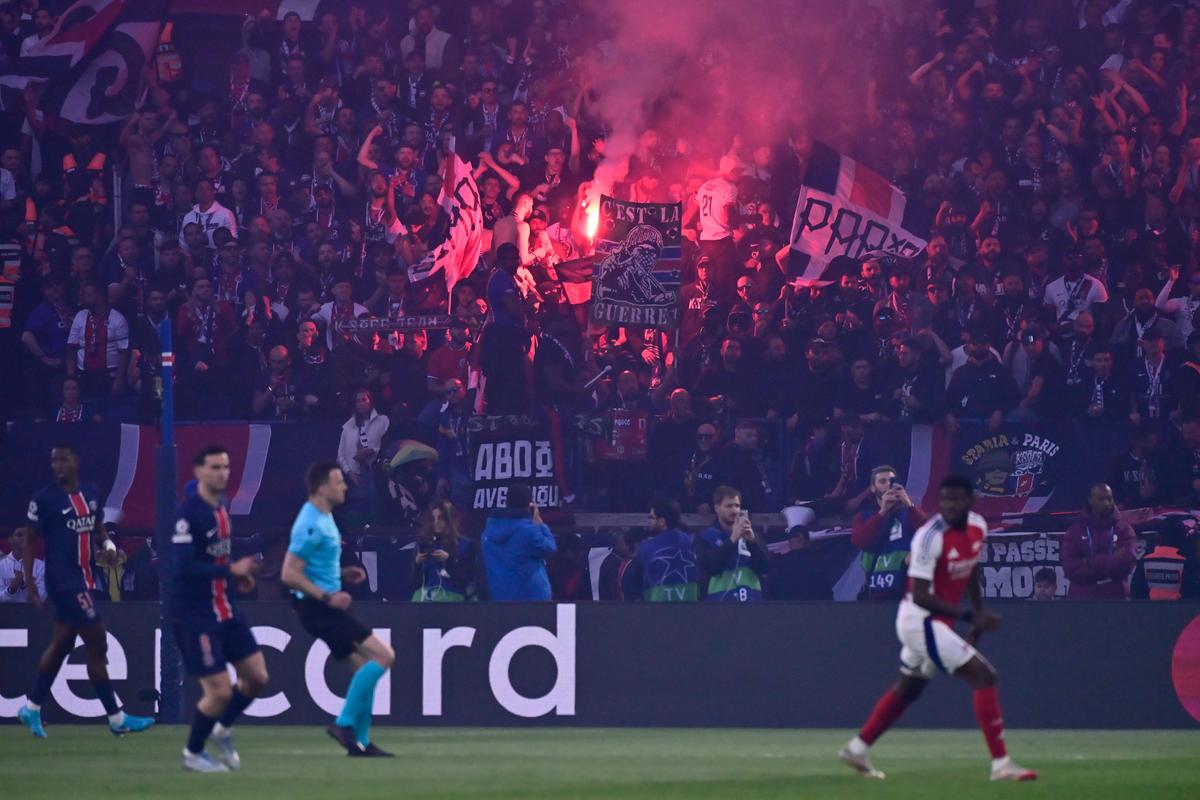 Scenografie spectaculoasă la PSG - Arsenal, pe 3 sferturi de stadion