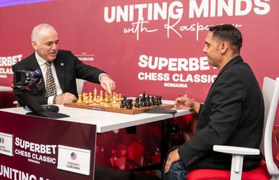 Nume gigantice la Superbet Chess Tour 2025, a zecea ediție a celui mai important turneu de șah din România! Campionul mondial en-titre a venit la București