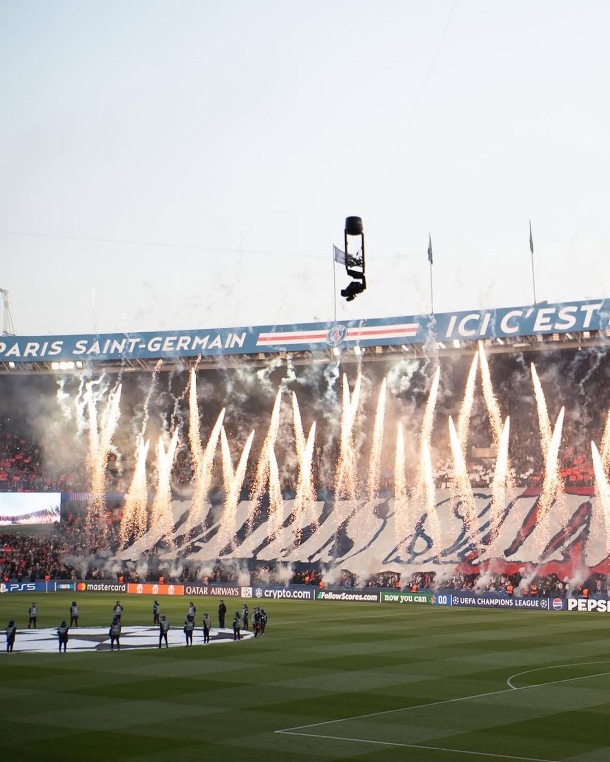 Scenografie spectaculoasă la PSG - Arsenal, pe 3 sferturi de stadion