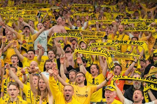 Fanii lui Bodo/Glimt pe stadionul celor de la Tottenham / Foto: Instagram