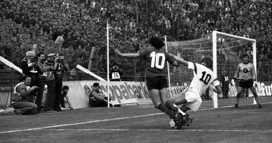Gabi Balint a marcat al doilea gol al Stelei la returul cu Anderlecht din semifinala CCE 1986 Gabi Balint a deschis ușa casei, la Sângeorz-Băi » Spumos la 40 de ani de la Sevilla: „În timp ce mergeam să bat penalty-ul, îl înjuram în gând pe Lăcătuș”