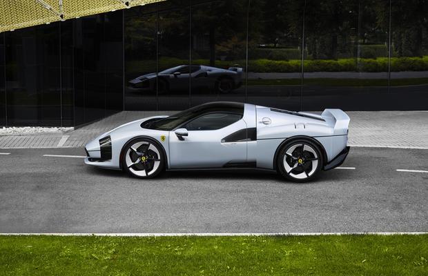 Ferrari castiga Red Dot Best of the Best 2026 cu modelul One‑Off SC40