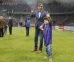 Victor Pițurcă, alături de nepotul său - Sărbătoare la 40 de ani de la finala de la Sevilla // FOTO: Cristi Preda (GSP.ro)