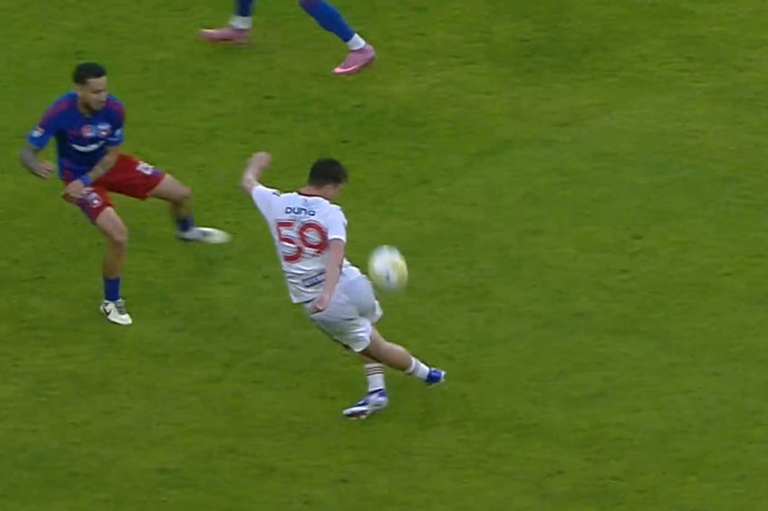 Gol din rabona în Steaua - Sepsi // Captură foto: Digi Sport 1