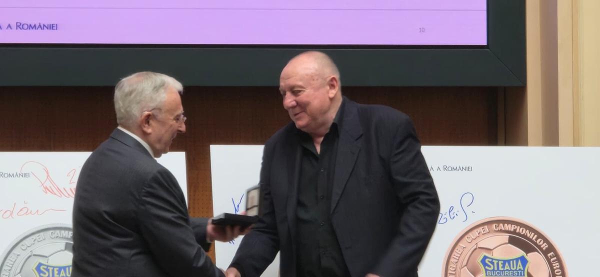 „«Steau» București, apoi Steaua «Budapest». După finală, întreaga lume a reținut numele campioanei” » Eroilor de la Sevilla le-au fost înmânate monede aniversare