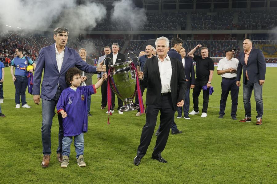 Ladislau Boloni - Sărbătoare la 40 de ani de la finala de la Sevilla // FOTO: Cristi Preda (GSP.ro) Ladislau Bölöni, gata să se implice la echipa de tradiție: „M-a rugat cineva”