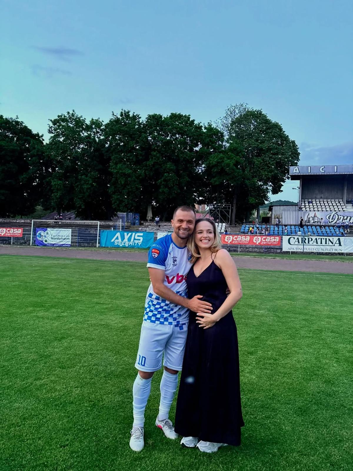 Raluca i-a dat vestea, imediat după promovarea Corvinului în Superliga