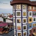 Cea mai colorată clădire din București, situată la intersecția străzilor Siriului și Mușetești