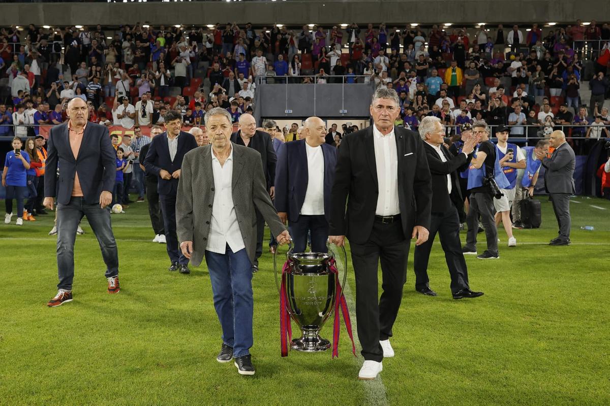 Victor Pițurcă, mesaje tari la sărbătoarea Stelei: „Chiar dacă ministrul nu va mai fi în funcție...” + „E o problemă că este Ianis Hagi la echipa națională”