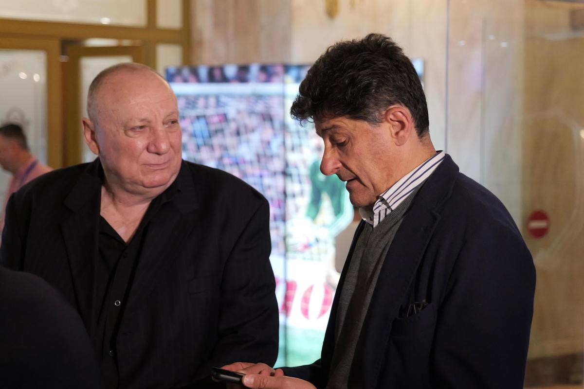 „«Steau» București, apoi Steaua «Budapest». După finală, întreaga lume a reținut numele campioanei” » Eroilor de la Sevilla le-au fost înmânate monede aniversare