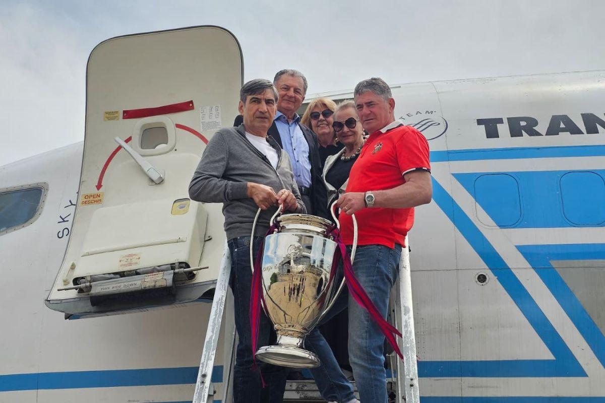 Ce a făcut Victor Pițurcă cu tricoul purtat în finala istorică de la Sevilla: „Cred că m-am enervat, eram înapoiați atunci”