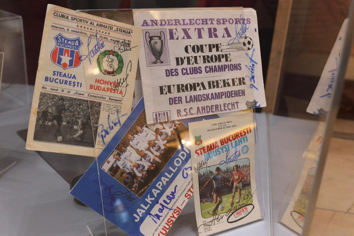 „«Steau» București, apoi Steaua «Budapest». După finală, întreaga lume a reținut numele campioanei” » Eroilor de la Sevilla le-au fost înmânate monede aniversare
