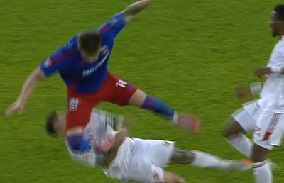 Intrare oribilă în Steaua - Sepsi: Cosmin Matei a fost făcut KO