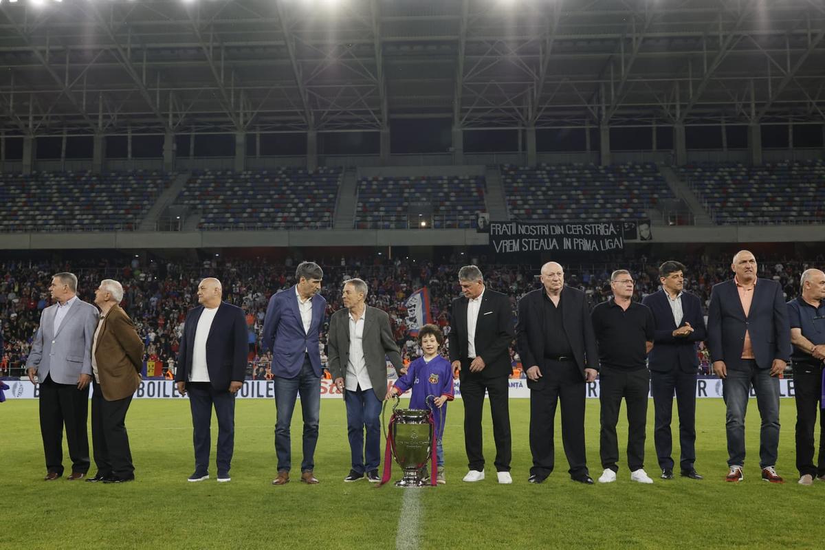 Legendele de la Sevilla, pe gazonul din Ghencea, la 40 de ani de la câștigarea CCE // foto: Cristi Preda (GSP)